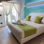 Duomo Attic בית הארחה 4*