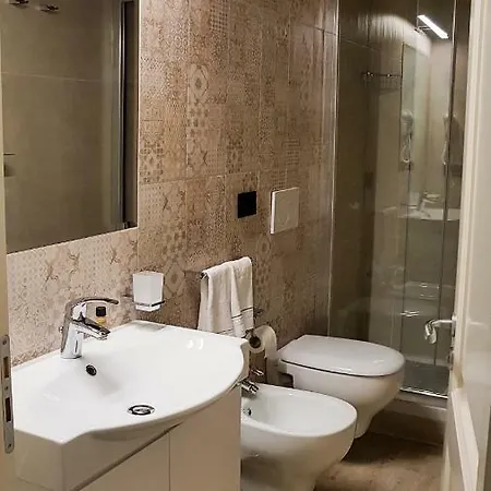 Duomo Attic בית הארחה *