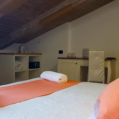 Duomo Attic בית הארחה