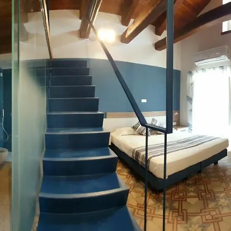 Duomo Attic 4*